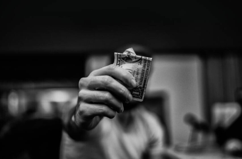 Boosting Your Income: The Ultimate Guide to Investments and Side Hustles
