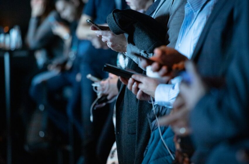 Revolutionize Your Investments: Unleashing the Power of Social Media Trading!